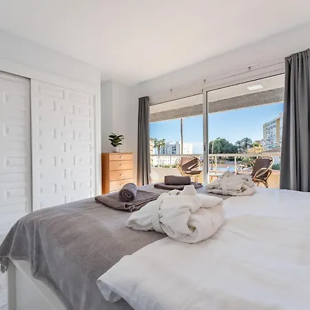 Sunny 2br Pool Terrace Seaview Apartamento *